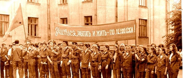 В России хотят возродить советские студенческие стройотряды В России хотят возродить советские студенческие стройотряды