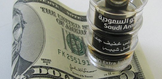 Доллар спас нефть от падения Доллар спас нефть от падения