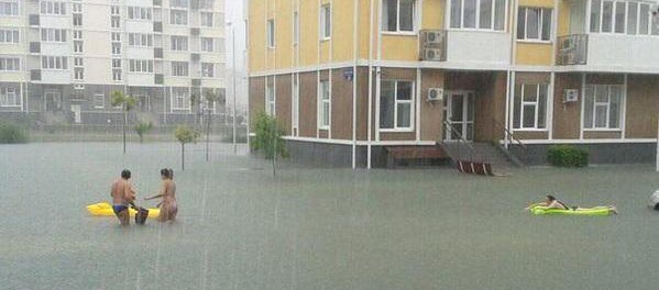Сочи выбирается из потопа Сочи выбирается из потопа