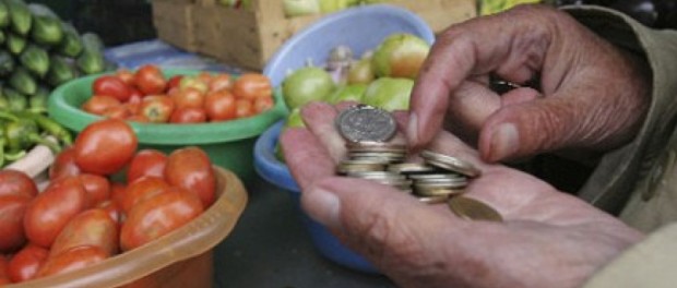Число бедных в России выросло почти до 23 млн человек Число бедных в России выросло почти до 23 млн человек