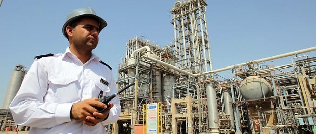 Снятие санкций с Ирана тревожит рынок нефти и рубль Снятие санкций с Ирана тревожит рынок нефти и рубль