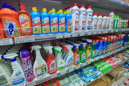 Розница снимает с продажи «вредную» бытовую химию